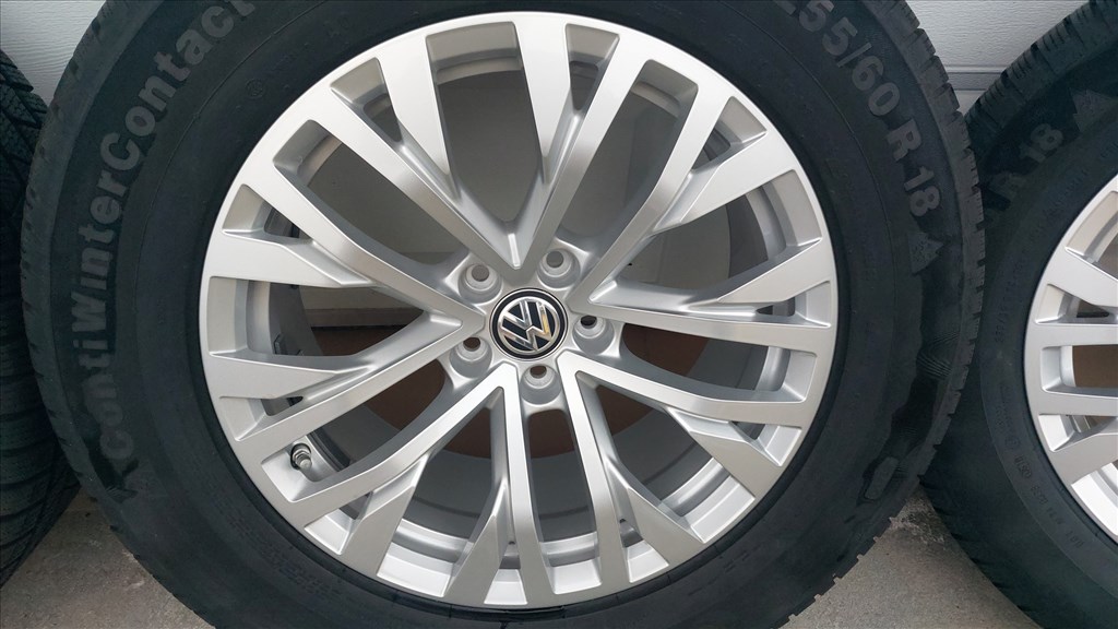 Gyári, Új,VW Tuareg III. /CASCADE/18" alufelni 5x112 Új téli gumik  2. kép
