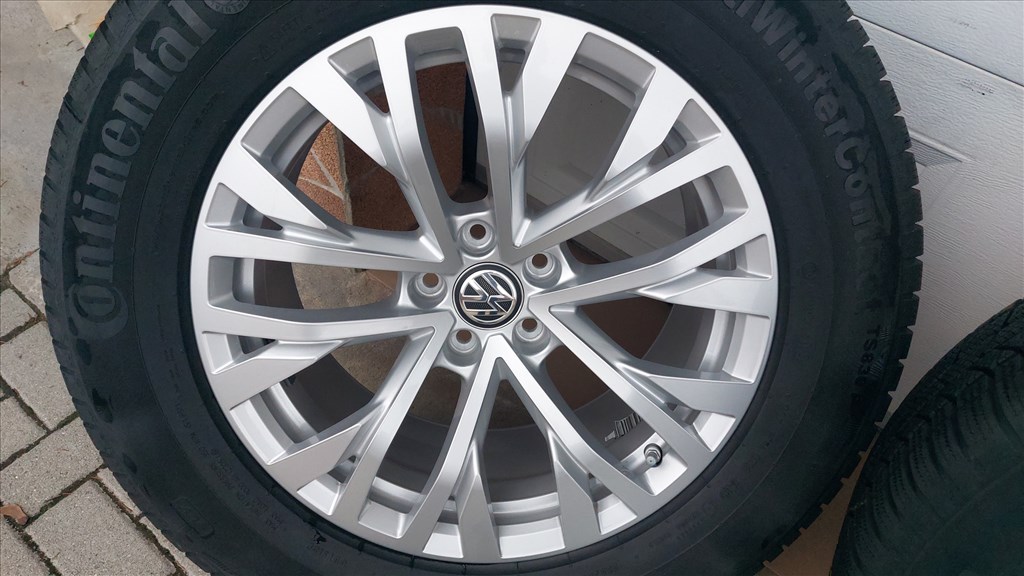 Gyári, Új,VW Tuareg III. /CASCADE/18" alufelni 5x112 Új téli gumik  4. kép