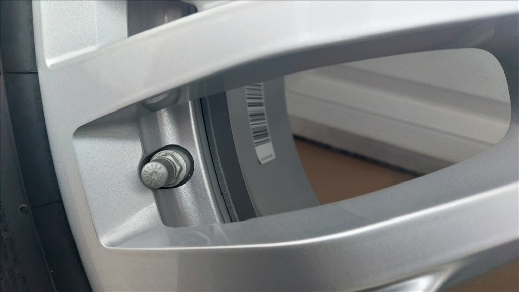 Gyári, Új,VW Tuareg III. /CASCADE/18" alufelni 5x112 Új téli gumik  12. kép