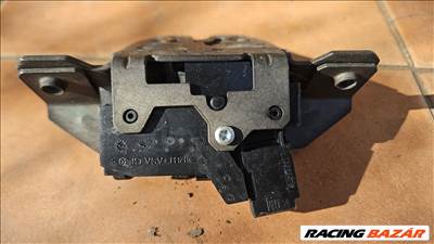 Opel Astra J Csomagtérajtó zár 13585478