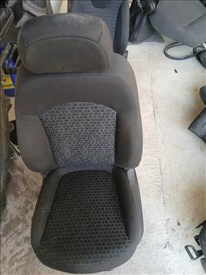 Opel Corsa E Bal első ülés 