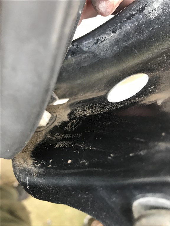 Volkswagen Passat B5 / jobb első sárvédő 4. kép