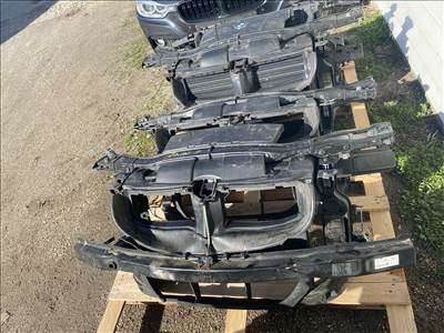 BMW 3-as sorozat E90, LCI homlokfal 