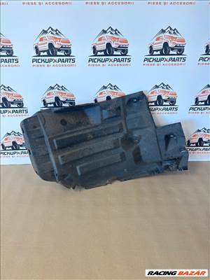 Bal/jobb első kerékjárati burkolat Mitsubishi L200