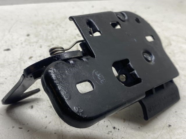 VW GOLF PLUS Motorháztető Zárszerkezet 4. kép