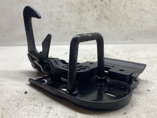 VW GOLF PLUS Motorháztető Zárszerkezet 8. kép