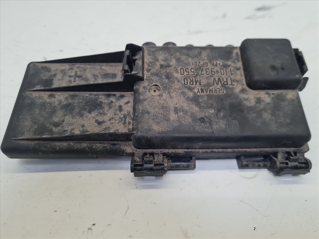 Volkswagen Golf IV 1.4 16V biztosítéktábla (18347) 6. kép