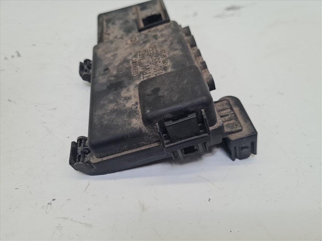 Volkswagen Golf IV 1.4 16V biztosítéktábla (18347) 7. kép