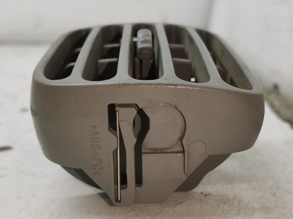 RENAULT THALIA I (LB0/1/2_) 1.4 Középső Bal Szellőző #34282# 95067111 6. kép