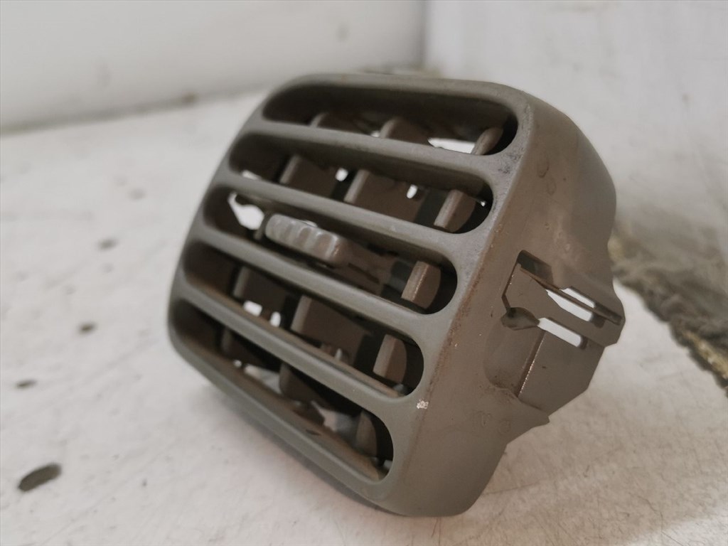 RENAULT THALIA I (LB0/1/2_) 1.4 Középső Bal Szellőző #34282# 95067111 8. kép