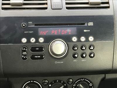 Suzuki Swift rádió CD 