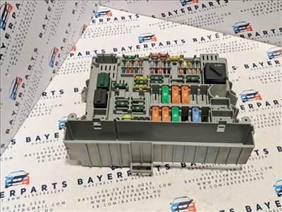 BMW E87 E90 E91 E92 E93 biztosítéktábla biztosíték tábla