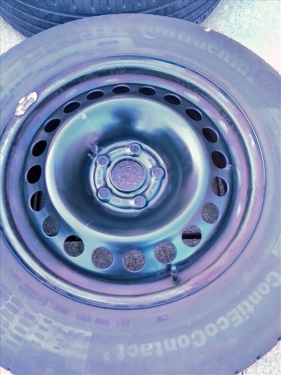  5x105 lyukosztású gyári Opel Mokka lemezfelni, rajta 215/65R16 Continental nyári gumi 2. kép