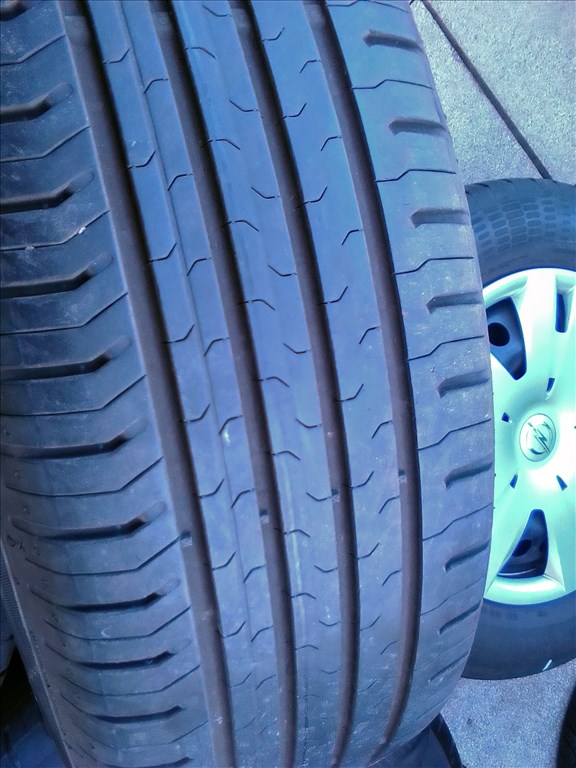  5x105 lyukosztású gyári Opel Mokka lemezfelni, rajta 215/65R16 Continental nyári gumi 7. kép