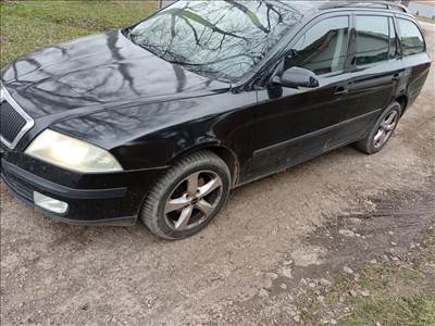 Skoda Octavia II Első lökhárító eladó 