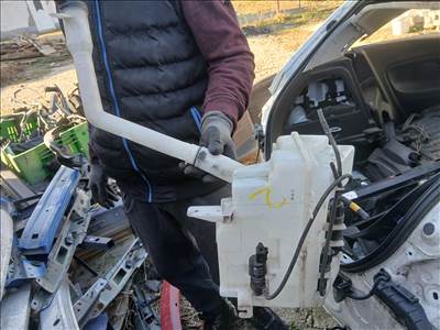 Opel Antara ablakmosó tartály 