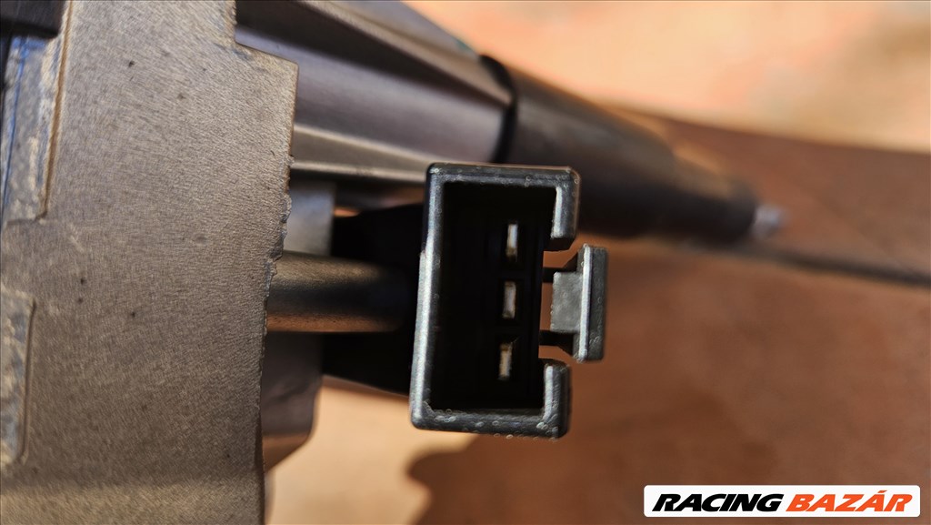 Opel Astra J GTC Hátsó ablaktörlő motor  13395013 4. kép