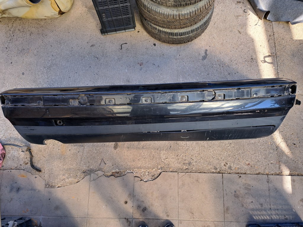 BMW E36 fekete cosmosschwarz hátsó lökhárító 1. kép