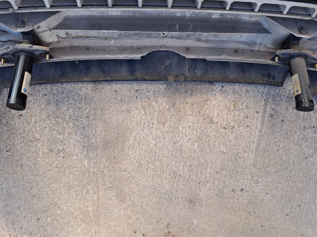 BMW E36 fekete cosmosschwarz hátsó lökhárító 5. kép