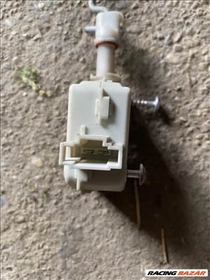 Volkswagen Passat B5 1.9 TDI tankajtó zár  3b0959782