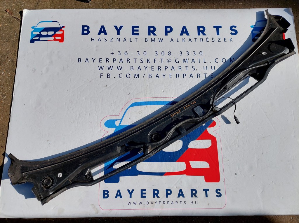 BMW E90 E91 sedan touring szélvédõ alatti mûanyag levélrács 1. kép