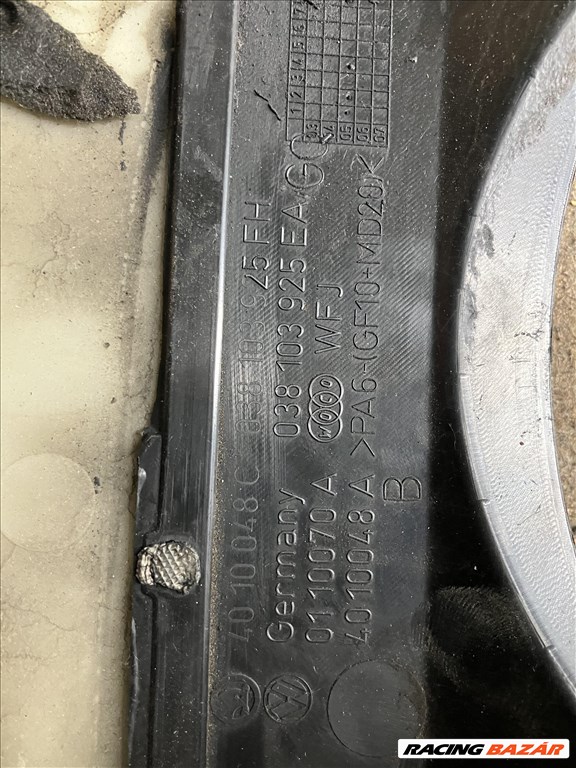 Skoda Superb I motorburkolat  3. kép