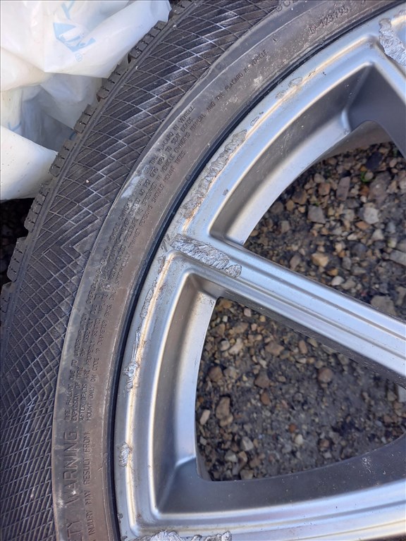 VW ID3 5x112 -as  7.5x19" használt RC alufelni, 215/50 újszerű Continental téli gumi sxx3 4. kép