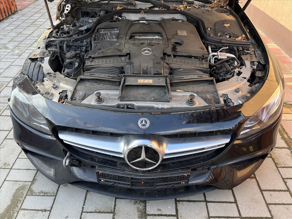 Mercedes E 63 AMG bontott alkatrészei 5. kép