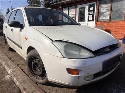 Ford Focus Mk1 1.4i bontott alkatrészei