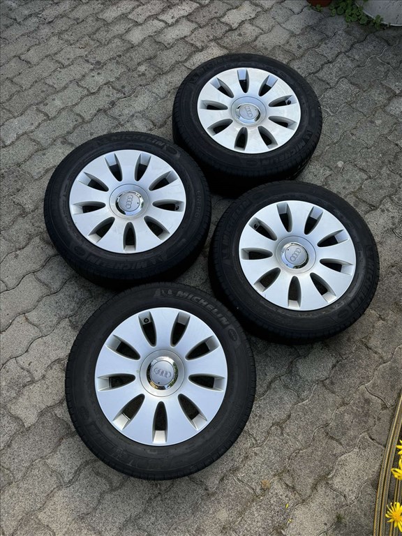 AUDI gyári alufelni garnitúra nyári gumival (5x112) 7x16 ET35 1. kép