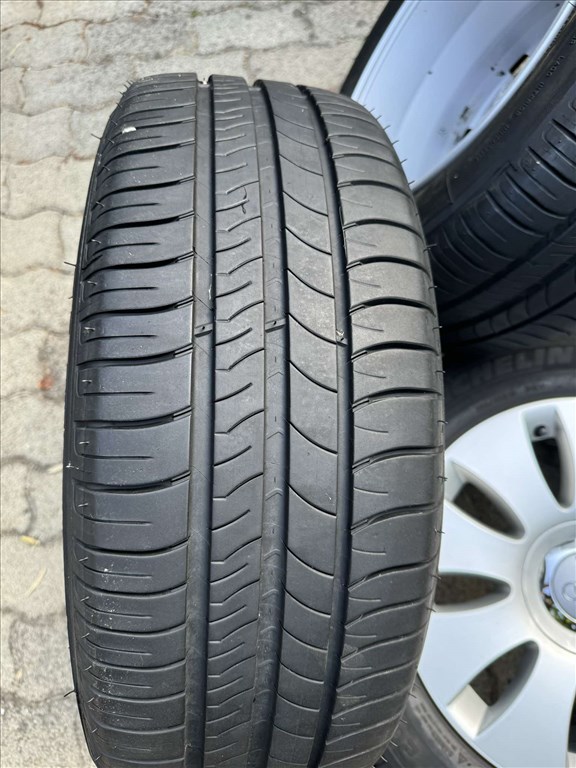 AUDI gyári alufelni garnitúra nyári gumival (5x112) 7x16 ET35 3. kép