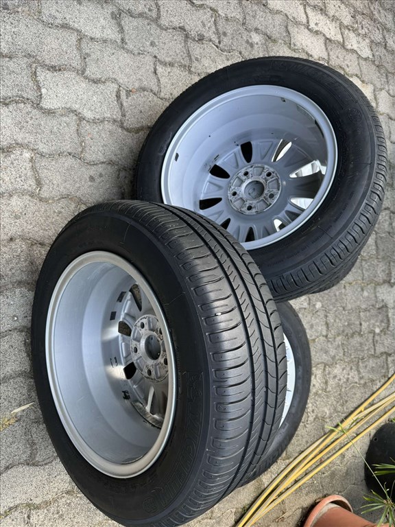 AUDI gyári alufelni garnitúra nyári gumival (5x112) 7x16 ET35 4. kép