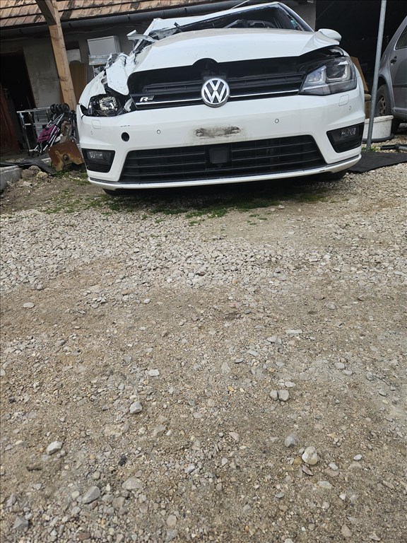 Volkswagen Golf VII (A7 Typ 5G) bontott alkatrészei crlb motor pgs váltó  2. kép