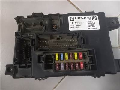 Opel Corsa D BSI modul, biztosíték tábla 13142241