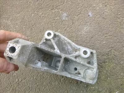 Skoda Octavia I 2000, 1,6 SR, AKL váltótartó bak  MENETHIBÁS     1J0 199 117 Q 1j0199117q