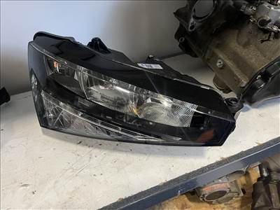 Skoda Scala jobb fényszóró  657941016