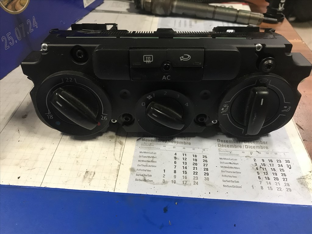 Volkswagen Passat B6 3C fűtéskapcsoló panel 1. kép