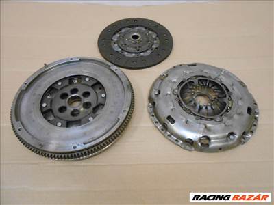 Volkswagen Passat B7 6 seb.kézi váltós kuplung - kéttömegű lendkerék szett  03L105266AC 022141015S