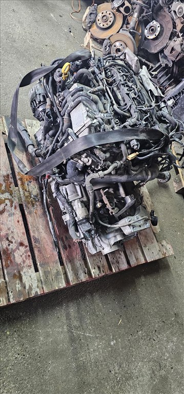 Volkswagen Caddy III 2.0 TDI 4Motion motor  04l123123 dfs123123 2. kép
