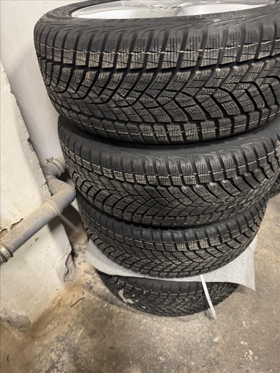 Honda gyári 7x17-es 5x114,3-as ET55 könnyűfém felni garnitúra eladó 5. kép