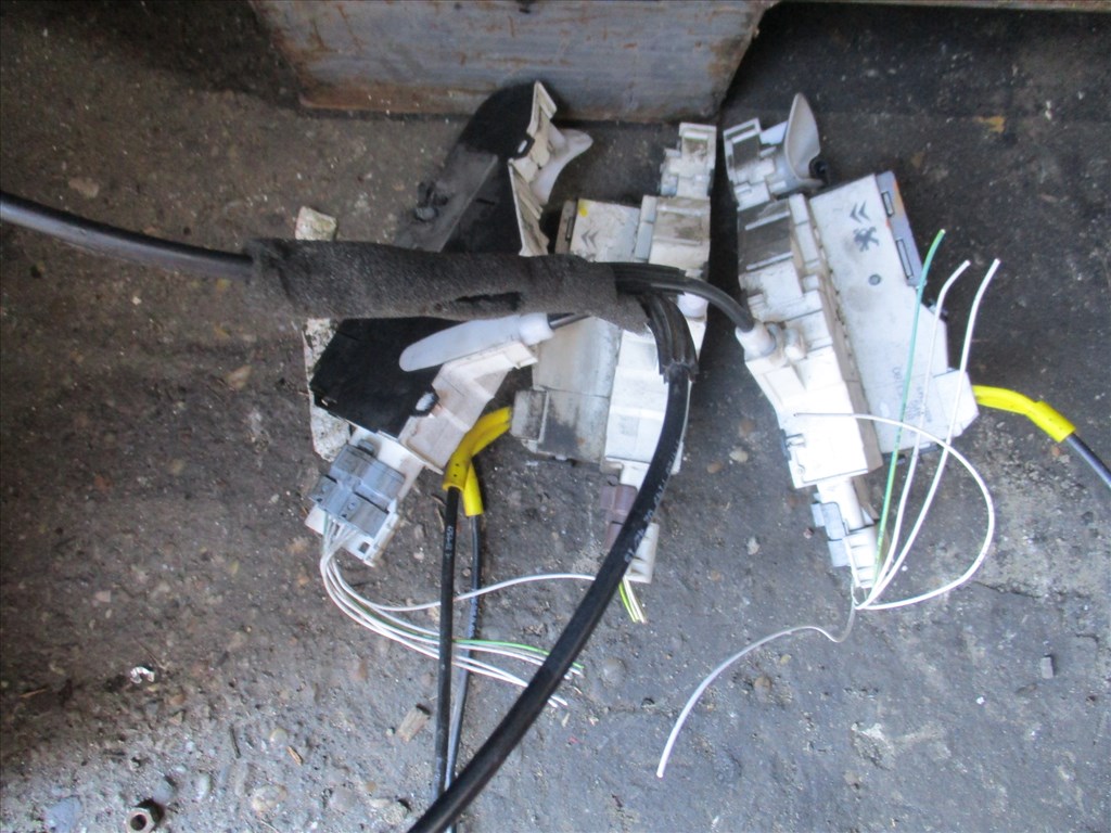 Fiat Scudo II, Citroën Jumpy Peugeot Expert bal első ajtó zárszerkezet központi zár 9681335380 1. kép