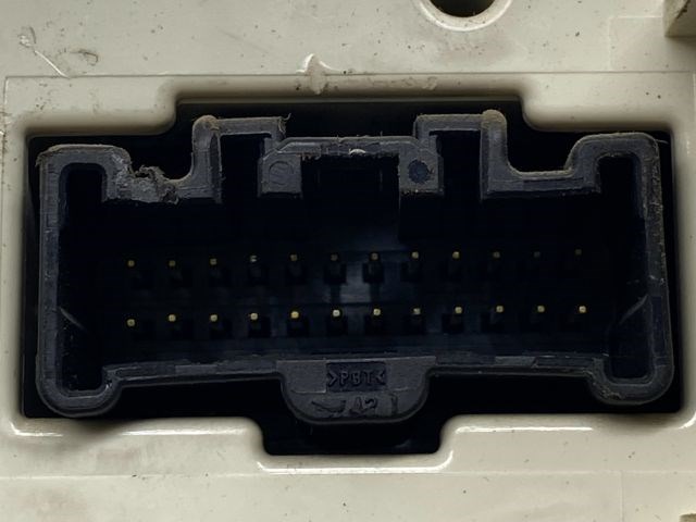 MAZDA 5 Fűtéskapcsoló (manuális klímás) 3. kép