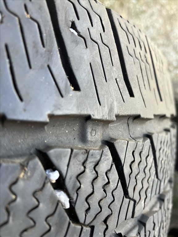  215/60R17C" használt Continental furgon téli gumi gumi 2. kép