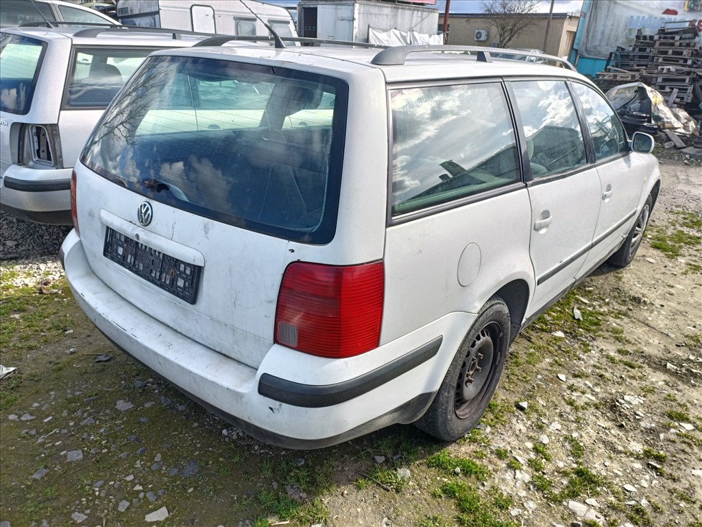 Volkswagen Passat B5 Variant 1.9 TDI motor AJM kóddal, 304616km-el eladó ajm19tdi lb9a 3. kép