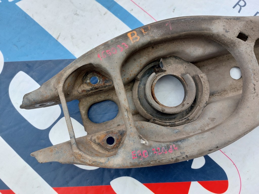 BMW E81 E82 E87 E88 E90 E91 E92 E93 E84 X1 bal jobb hátsó alsó nagy lengõkar 3. kép