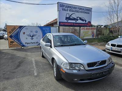 Volvo S40 bontott alkatrészei