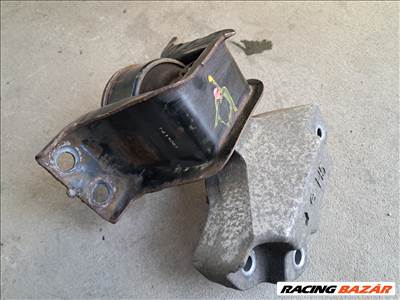 Nissan Pulsar (C13) 1.2 Dig-T HRA2 Jobb motortartó bak 