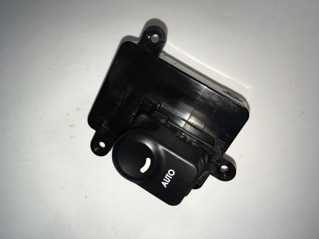 HYUNDAI I30 Jobb első Ablakemelő Kapcsoló 1. kép