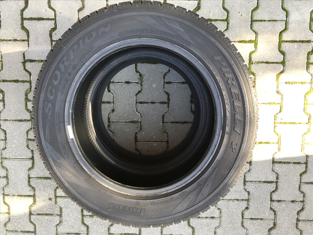  Pirelli Scorpion 255/55 18" R18 használt téli gumi 3. kép