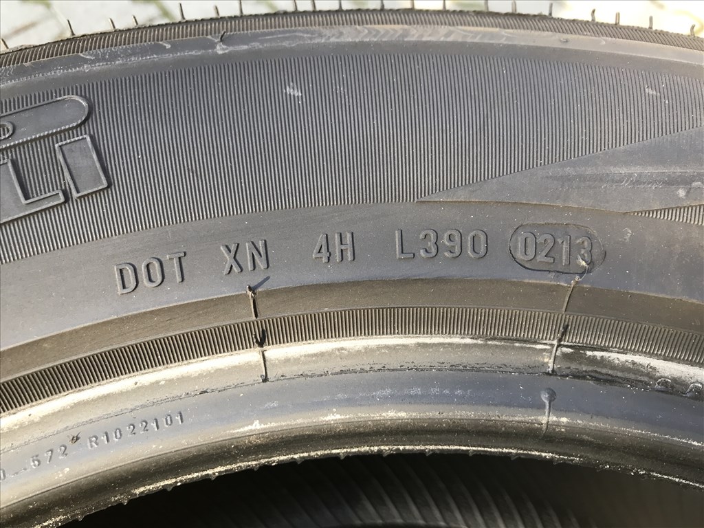  Pirelli Scorpion 255/55 18" R18 használt téli gumi 4. kép